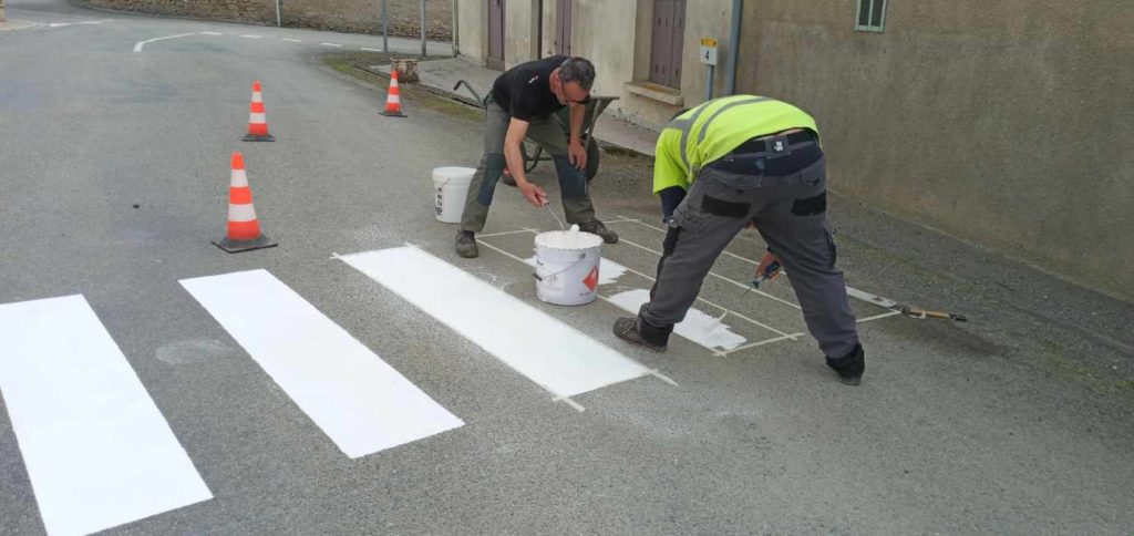 Création d'un passage piéton à Airoux